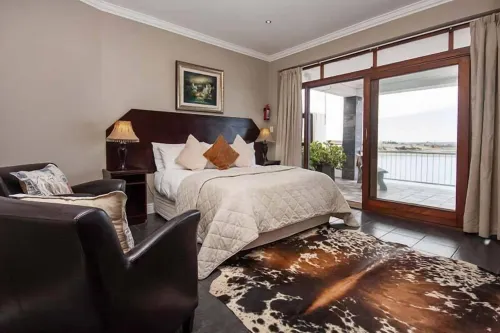 Isla Riverside Lodge