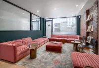 Little Charlie Hotel - 2-Star