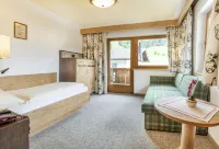 Landhotel Tirolerhof - Wildschönau - Premium Card im Sommer Hotels in Auffach