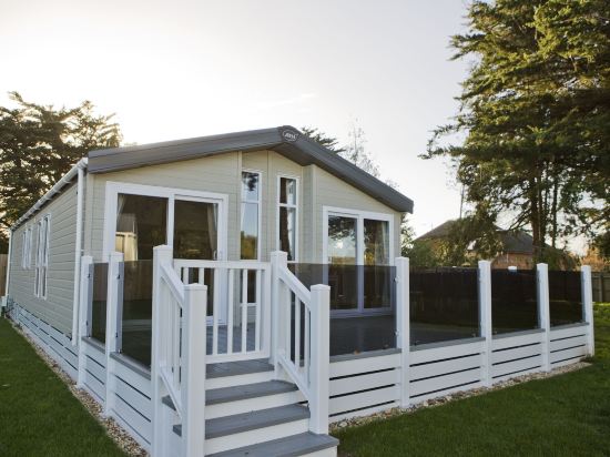 6 Berth Luxury Lodge in Christchurch Dorset