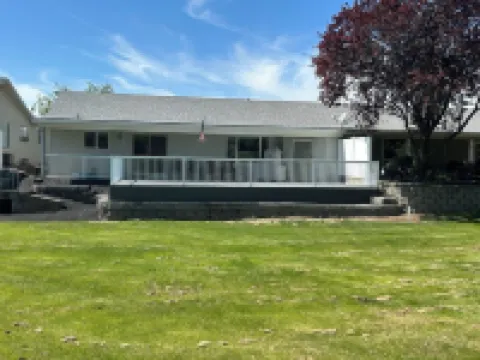 GOLF COURSE GETAWAY!  호텔