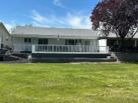 GOLF COURSE GETAWAY! Hotels near Heritage House