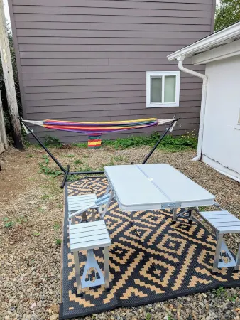 The Flipper: 2BR Coastal Cottage Walk to Depoe Bay, Hot Tub & Arcade & Fire Pit