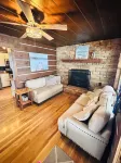 Cabin on the Lake!  Just Minutes from Daniel Boone National Forest.