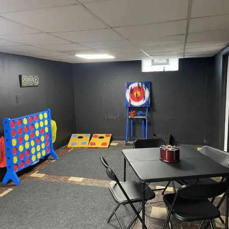 Cute 3Bdrm House | Laundry, Game Room, Backyard