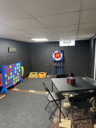 Cute 3Bdrm House | Laundry, Game Room, Backyard