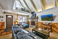 Cozy Cabin with Games and Gourmet Kitchen - Rustic Retreat