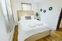 Ocean and Mountain Views - Beautiful Island Sanctuary Hotels in Hauula