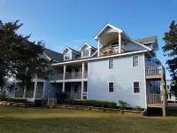 Charming Studio Penthouse with Deck and Pool Access - Cozy Retreat