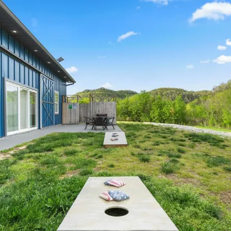 New Barndo/Private Access Red River/Kayak/Fishing