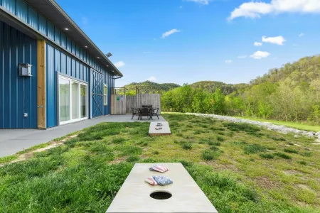 New Barndo/Private Access Red River/Kayak/Fishing