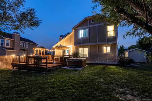 Serenity Haven - Hot Tub, Theater, Firepit, Gym, Yard