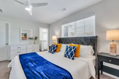 Home Sweet Home w/King Bed Hotels near Enmarket