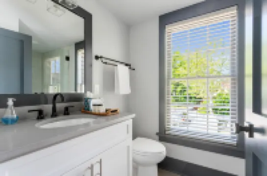 Beautiful Backyard and Access to Exclusive Club Amenities - Charming Haven