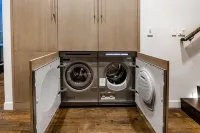 Luxury Townhouse on Main | Rooftop Patio | Hot Tub | Walk to Hiking, Restaurants, and Shopping -  Appartamenti vacanze