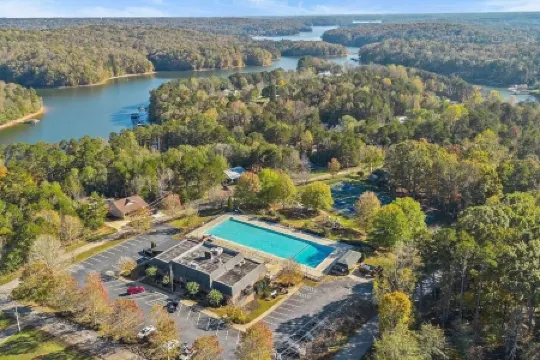 Lake Hartwell Escape - Cabin for groups & families