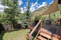 Mountain House Dumont: Upscale Mountain Home! Near skiing, rafting, fishing!