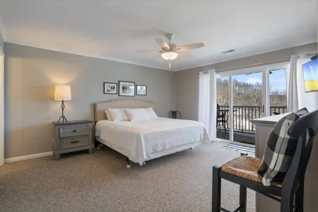 Lakeside Balcony and Three Pools - Charming Rustic Retreat