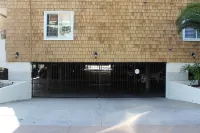 Panoramic Ocean Views and Casual Beach Style - Gorgeous Coastal Retreat