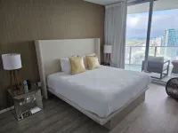 Stunning Retreat with Panoramic Ocean-View Balcony Hôtels à proximité de l'Aéroport international de Fort Lauderdale-Hollywood