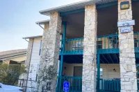 Comfortable, 2nd-floor condo with balcony, washer/dryer, pools, & clubhouse