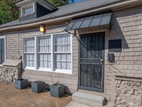 Bluff City Luxe-Cottage: 2 Bed, 1 Bath, Private, Gated, Completely Renovated!