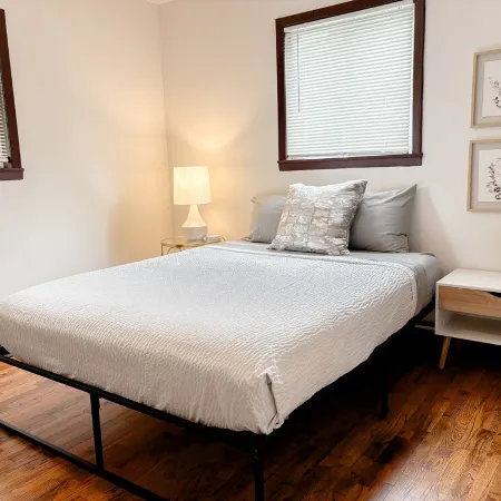 Good Vibes House - Centrally located, cozy house!