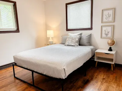Good Vibes House - Centrally located, cozy house!