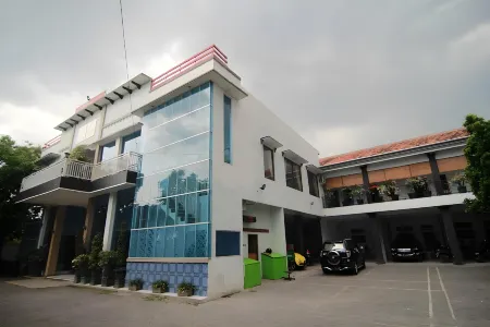Hotel Boegenviel Syariah Отели в г. Lamongan Regency