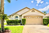 Inviting Pool and Exciting Game Room - Gorgeous Retreat Hotels in Downtown Kissimmee