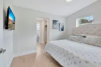 Pool Paradise in East Delray Beach 5 minutes from Downtown and beaches The Art Arena Gallery附近的飯店