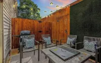 Spacious Highland Park Hideaway - 3 Bedroom - Sleeps 9 - Rooftop Deck