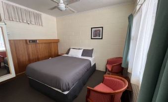 Glossop Motel