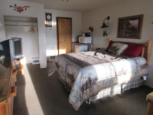 The Woodsman Country Lodge Hotels in Klamath County