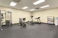 Days Inn by Wyndham Cranbrook Conference Centre - Gym