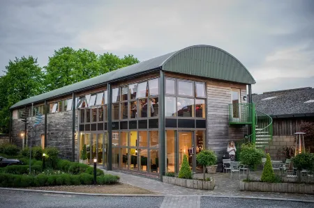 Mr & MRS Smith Eckington Manor