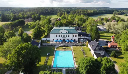 Häringe Slott Отели в г. Нюнесхамн