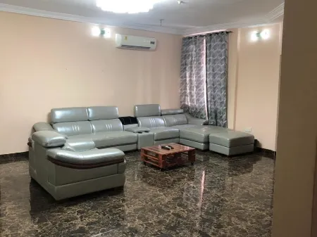 Loyeda Place Отели в г. Adjiringanor