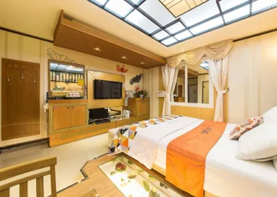 Belita N Goodtime Drive-in Motel Hotels near Provence Village