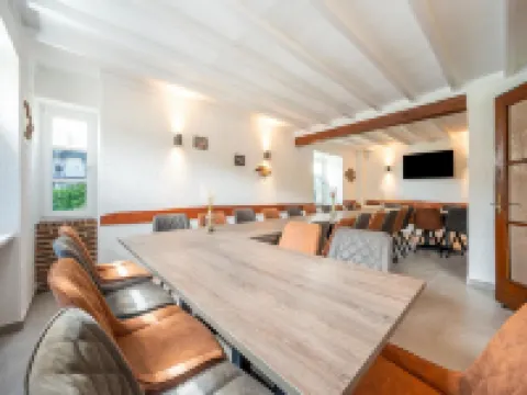 ไอเฟล เนชั่นแนลพาร์ค แกรนด์ ลอดจ์ โรงแรมในSchleiden