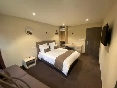 Fly Inn Madagascar Hotel - Navette Gratuite H24 - à 300m de l'Aéroport International Hotels in 