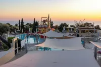 Bright apartment with shared pool in Aphrodite Hills