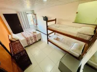 Piratas Do Morro Pousada & Hostel Hotel a 