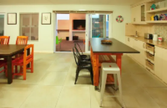 蘭格班的99步，睡8人