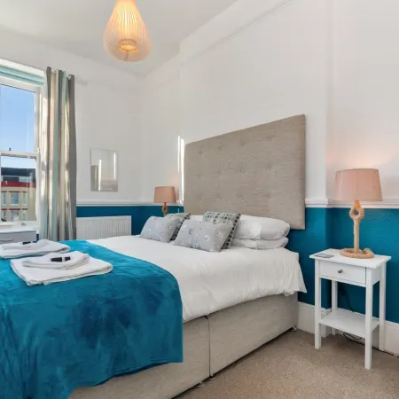 Top Sail - Beautiful Apartment, Minutes Walk to Beach and Town Centre