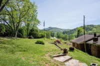 Mountain Aire Cottages, Inn, & Glamping Hotels in Rabun County