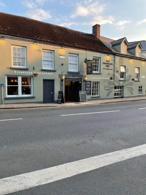 The Fountain Inn & Riverside Restaurant Hotels in Sampford Courtenay