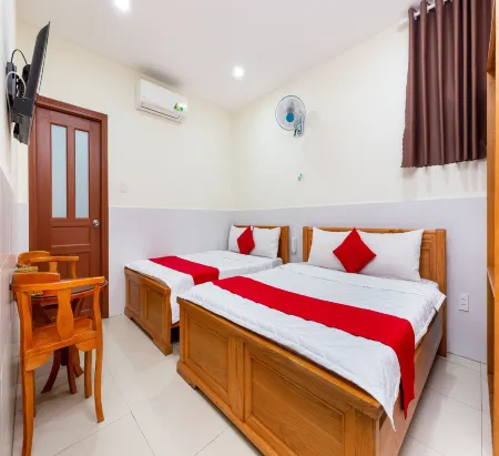 Rita Hotel near Tan Son Nhat Airport