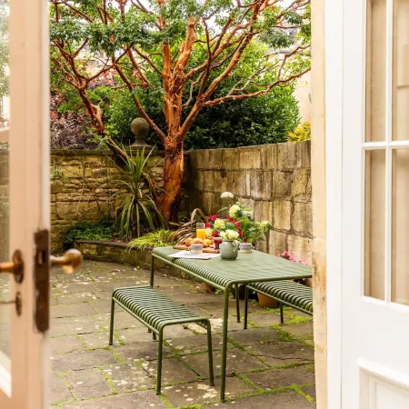 Grand Georgian Townhouse with Garden