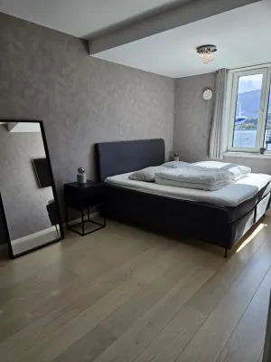 Brosundet Balcony Bliss, EV Garage, Supermarket Next Building Hotels in Alesund